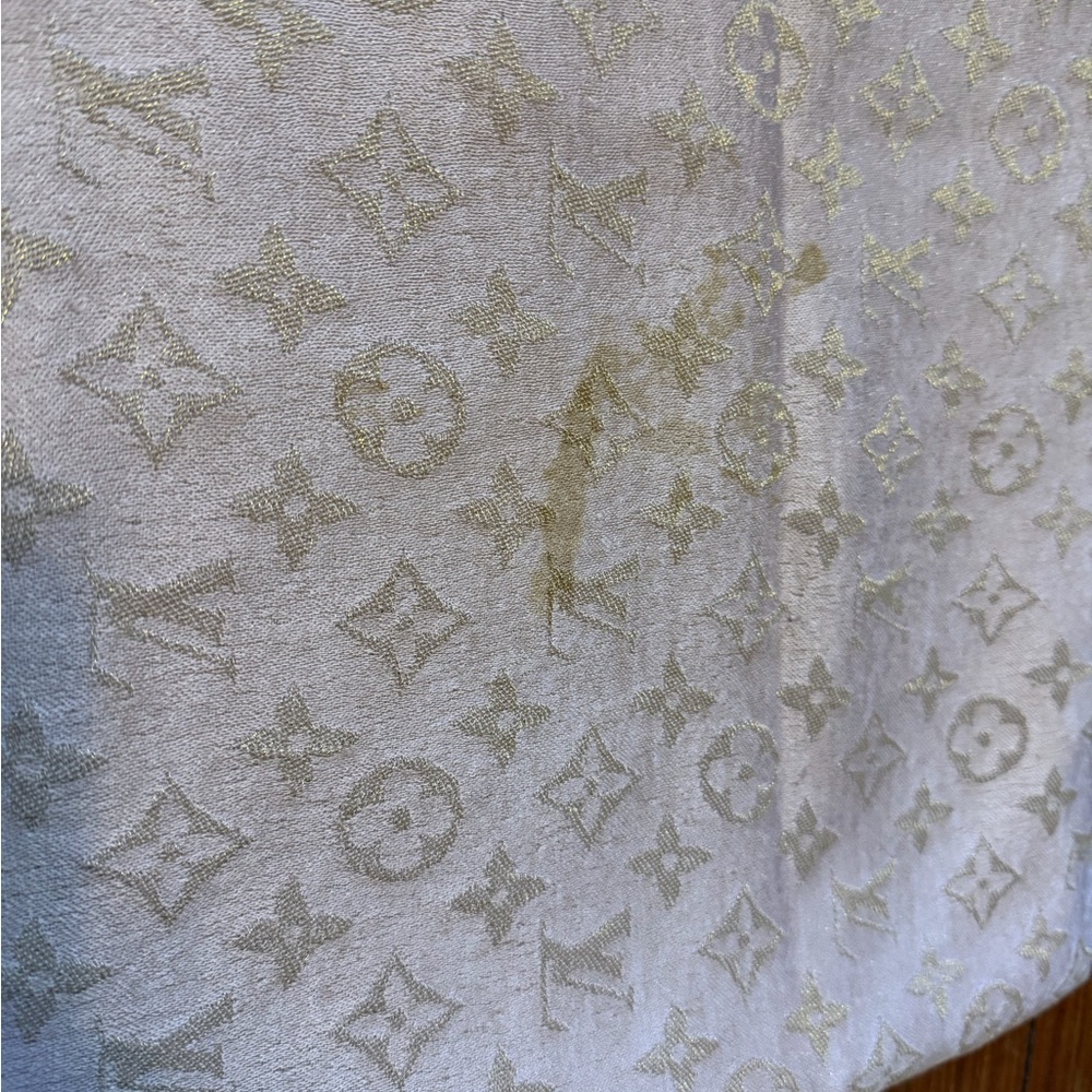 Authentic Louis Vuitton Pink and Gold Chale Monogram Metallic Scarf - Picture 5 of 7